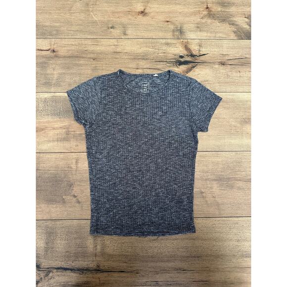 Me To We Small Gray Fitted Short Sleeve - Picture 1 of 4